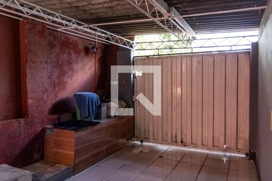 Garagem de casa para alugar com 2 quartos, 120m² em Padre Eustáquio, Belo Horizonte