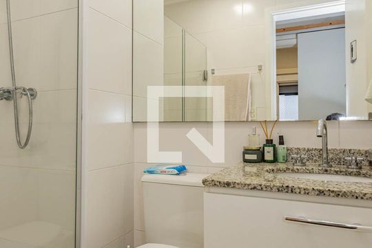 Banheiro de apartamento à venda com 2 quartos, 67m² em Sacomã, São Paulo
