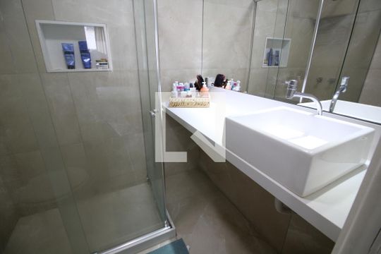 Banheiro da Suíte de apartamento à venda com 4 quartos, 96m² em Anil, Rio de Janeiro