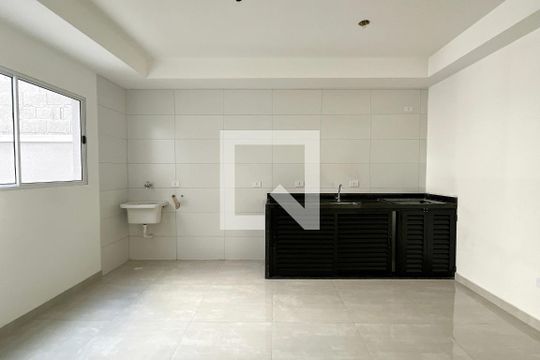 Sala/Cozinha de apartamento para alugar com 1 quarto, 26m² em São Domingos, São Paulo