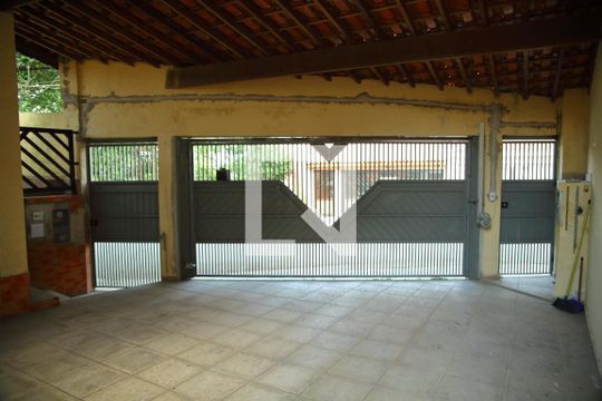 Garagem de casa para alugar com 4 quartos, 560m² em Baeta Neves, São Bernardo do Campo
