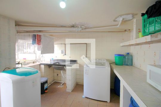 Lavanderia de casa à venda com 8 quartos, 357m² em Nova Floresta, Belo Horizonte
