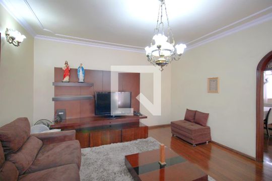 Sala de casa à venda com 8 quartos, 357m² em Nova Floresta, Belo Horizonte