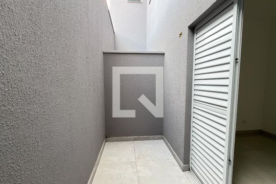 Quintal de apartamento para alugar com 2 quartos, 39m² em Vila Mangalot, São Paulo