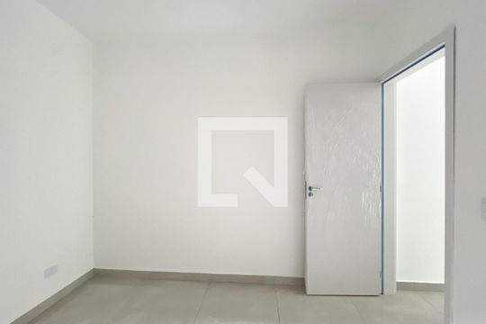 Quarto 2 de apartamento para alugar com 2 quartos, 39m² em Vila Mangalot, São Paulo