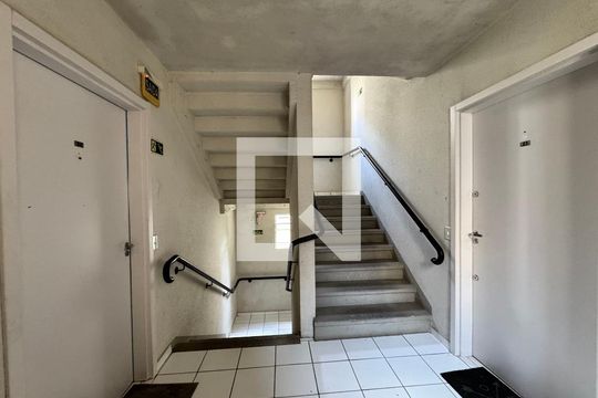 Área comum - Escada de apartamento para alugar com 2 quartos, 62m² em Feitoria, São Leopoldo