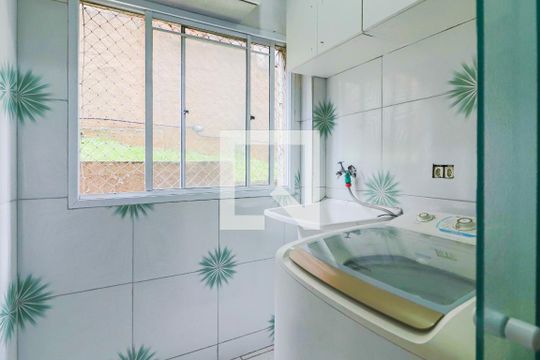 Cozinha e Área de Serviço de apartamento para alugar com 2 quartos, 55m² em Jardim Irapua, Taboão da Serra