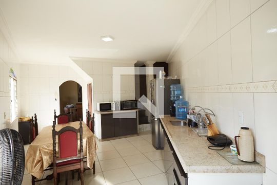 Cozinha de casa à venda com 5 quartos, 237m² em Boa Vista, Belo Horizonte