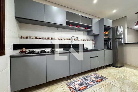Cozinha de casa à venda com 2 quartos, 67m² em Campina, São Leopoldo