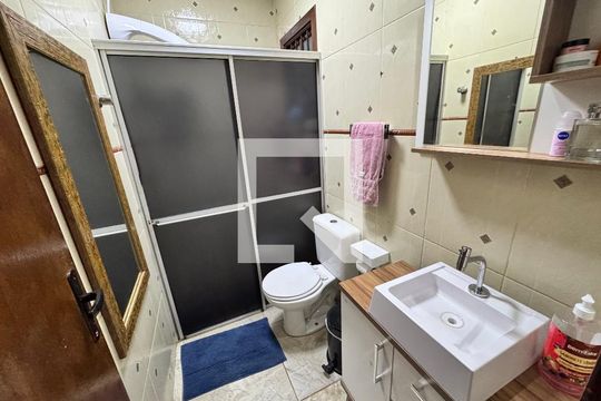 Banheiro de casa à venda com 2 quartos, 67m² em Campina, São Leopoldo