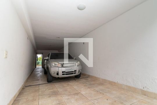 Garagem de casa à venda com 3 quartos, 165m² em Jardim Eliane, São Paulo