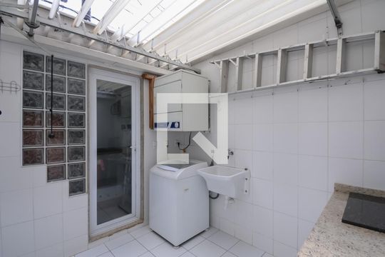 Área de Serviço de casa de condomínio à venda com 3 quartos, 115m² em Jardim Lauro Gomes, São Bernardo do Campo