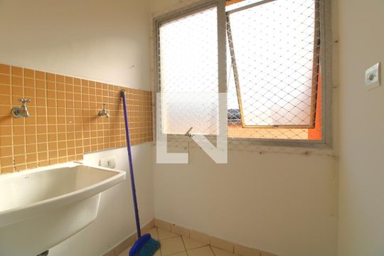 Área de Serviço de apartamento para alugar com 2 quartos, 57m² em Jardim Ubirajara, São Paulo