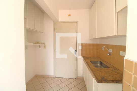 Cozinha de apartamento para alugar com 2 quartos, 57m² em Jardim Ubirajara, São Paulo