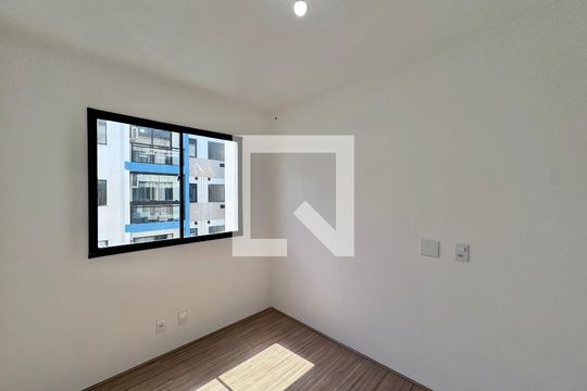 Quarto de apartamento para alugar com 2 quartos, 48m² em Recreio dos Bandeirantes, Rio de Janeiro