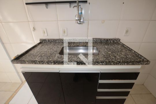 Cozinha de apartamento para alugar com 2 quartos, 48m² em Campo Grande, Rio de Janeiro