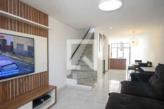 Casa à venda com 3 quartos, 140m² em Vila Charlote, São Paulo