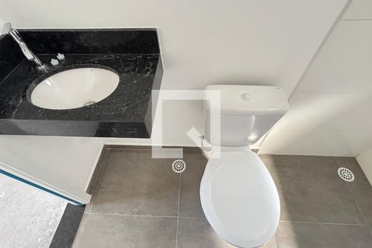 Banheiro da Suíte de apartamento à venda com 2 quartos, 106m² em Vila Curuçá, Santo André