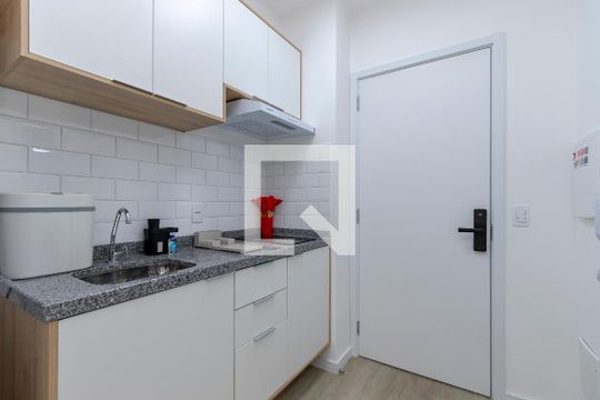 Cozinha de kitnet/studio para alugar com 1 quarto, 25m² em Campo Belo, São Paulo