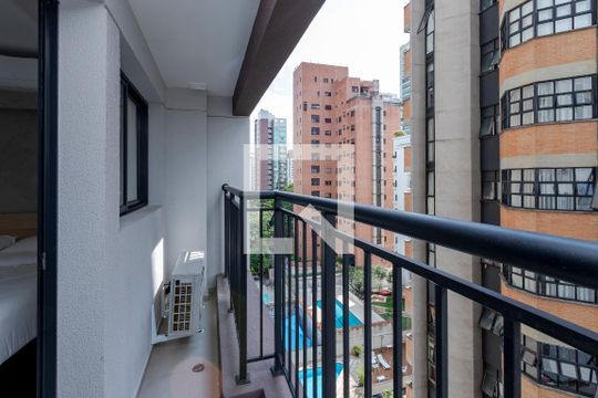 Varanda de kitnet/studio para alugar com 1 quarto, 25m² em Campo Belo, São Paulo