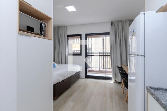 Cozinha de kitnet/studio para alugar com 1 quarto, 25m² em Campo Belo, São Paulo