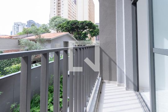 Varanda de kitnet/studio para alugar com 1 quarto, 22m² em Santo Amaro, São Paulo