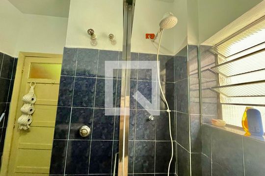 Banheiro de apartamento à venda com 2 quartos, 117m² em Barra Funda, São Paulo