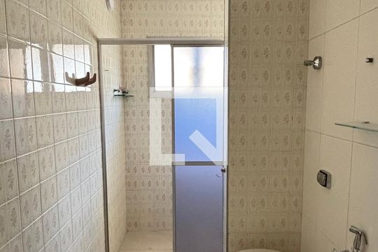 Banheiro de apartamento à venda com 2 quartos, 70m² em Vila Santa Teresa, Santo André