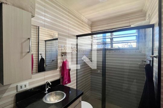 Banheiro de apartamento à venda com 1 quarto, 58m² em Sumarezinho, São Paulo