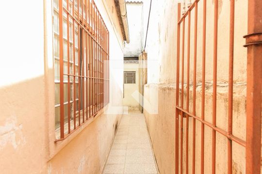 Corredor Externo de casa à venda com 4 quartos, 166m² em Jardim Alto Pedroso, São Paulo