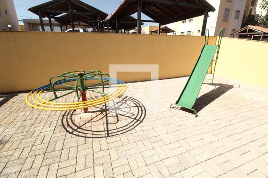 Área comum - Playground de apartamento para alugar com 2 quartos, 52m² em Chácaras Tubalina E Quartel, Uberlândia