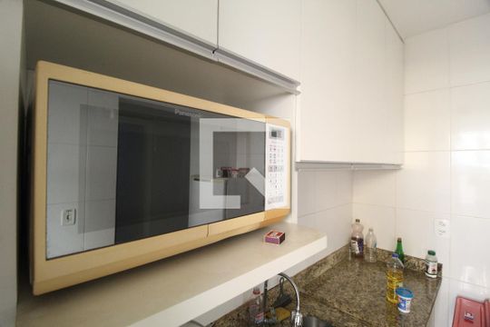 Cozinha de apartamento para alugar com 2 quartos, 52m² em Chácaras Tubalina E Quartel, Uberlândia