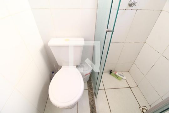 Banheiro Social de apartamento para alugar com 2 quartos, 52m² em Chácaras Tubalina E Quartel, Uberlândia