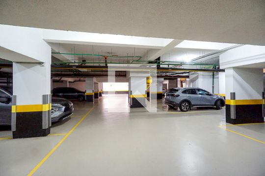 Garagem de apartamento para alugar com 4 quartos, 285m² em Vila Gomes Cardim, São Paulo