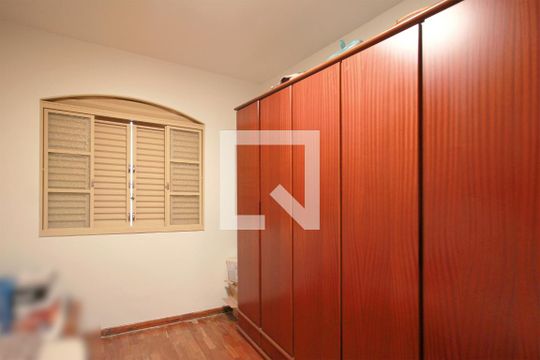 Quarto 3 de casa à venda com 3 quartos, 360m² em São Geraldo, Belo Horizonte