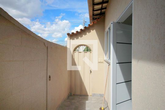 Lateral de casa à venda com 3 quartos, 360m² em São Geraldo, Belo Horizonte