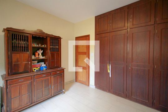 Suite de casa à venda com 3 quartos, 360m² em São Geraldo, Belo Horizonte