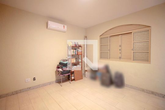 Suite de casa à venda com 3 quartos, 360m² em São Geraldo, Belo Horizonte