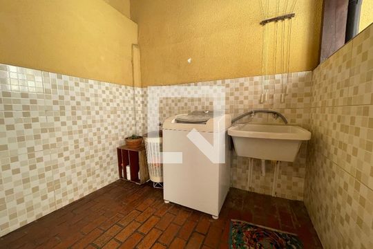 Área de Serviço de casa à venda com 5 quartos, 230m² em Jardim Bonfiglioli, São Paulo