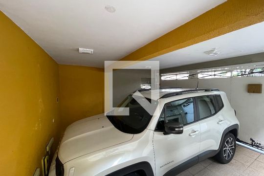 Garagem de casa à venda com 5 quartos, 230m² em Jardim Bonfiglioli, São Paulo