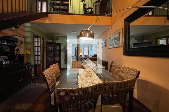 Sala de casa à venda com 5 quartos, 230m² em Jardim Bonfiglioli, São Paulo