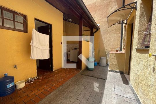 Quintal de casa à venda com 5 quartos, 230m² em Jardim Bonfiglioli, São Paulo