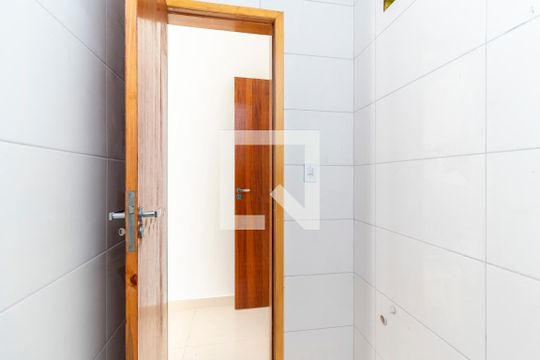 Banheiro da Suíte de apartamento para alugar com 2 quartos, 40m² em Itaquera, São Paulo