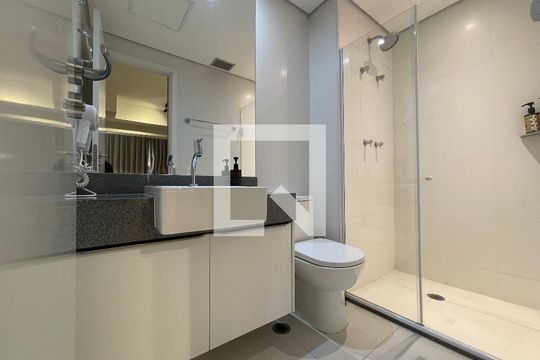 Banheiro Social de apartamento para alugar com 1 quarto, 35m² em Butantã, São Paulo