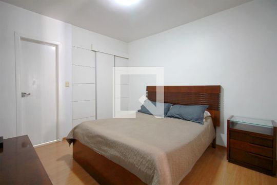 Suíte  de apartamento à venda com 4 quartos, 130m² em Fernão Dias, Belo Horizonte