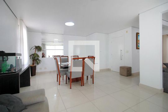 Sala de apartamento à venda com 4 quartos, 130m² em Fernão Dias, Belo Horizonte