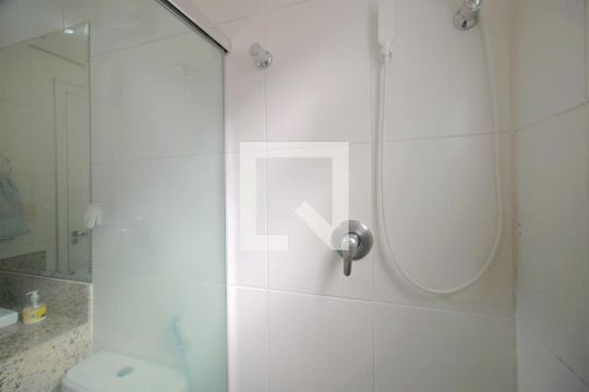 Banheiro Suíte  de apartamento à venda com 4 quartos, 130m² em Fernão Dias, Belo Horizonte