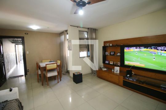 Sala de apartamento à venda com 3 quartos, 180m² em Olaria, Rio de Janeiro