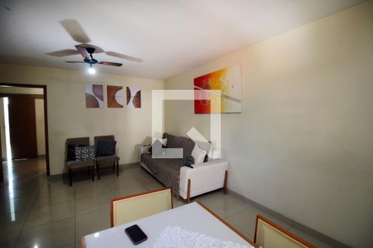 Sala de apartamento à venda com 3 quartos, 180m² em Olaria, Rio de Janeiro