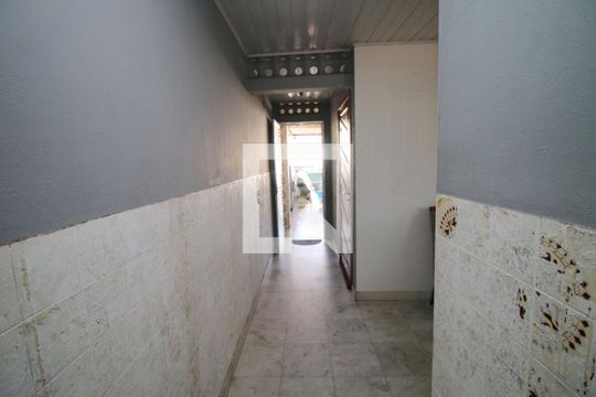 Corredor Lateral de apartamento à venda com 3 quartos, 180m² em Olaria, Rio de Janeiro